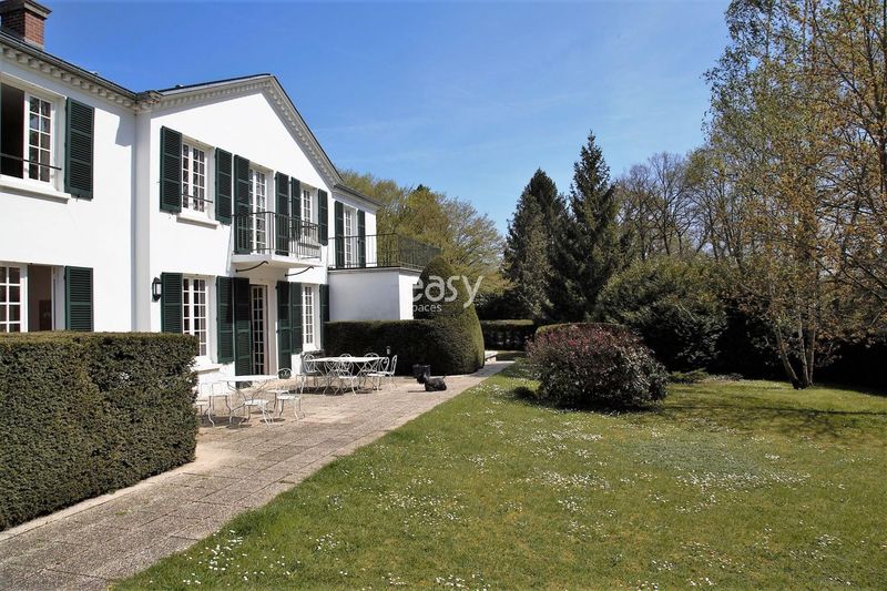 ranch available for rent near the city of Paris in the surrounding area